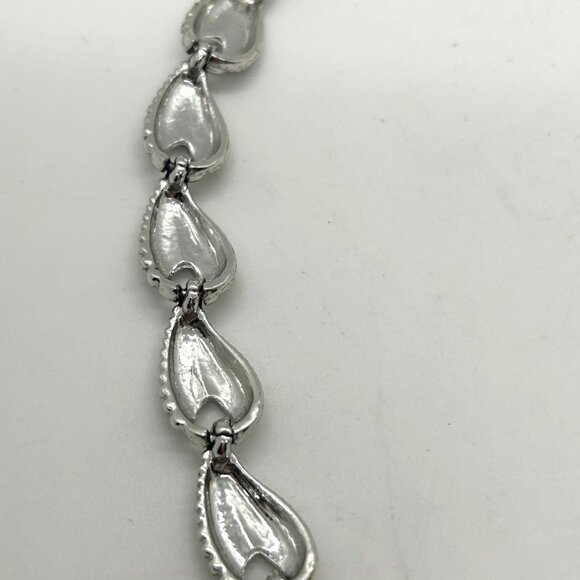 Silver-Tone Vintage Necklace Leaf Design & Hook Closure Adjustable Chain Elegant - Picture 4 of 16